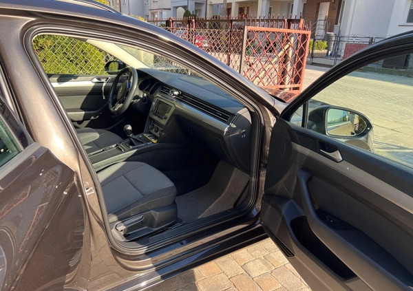 Volkswagen Passat cena 39999 przebieg: 320000, rok produkcji 2015 z Wejherowo małe 301